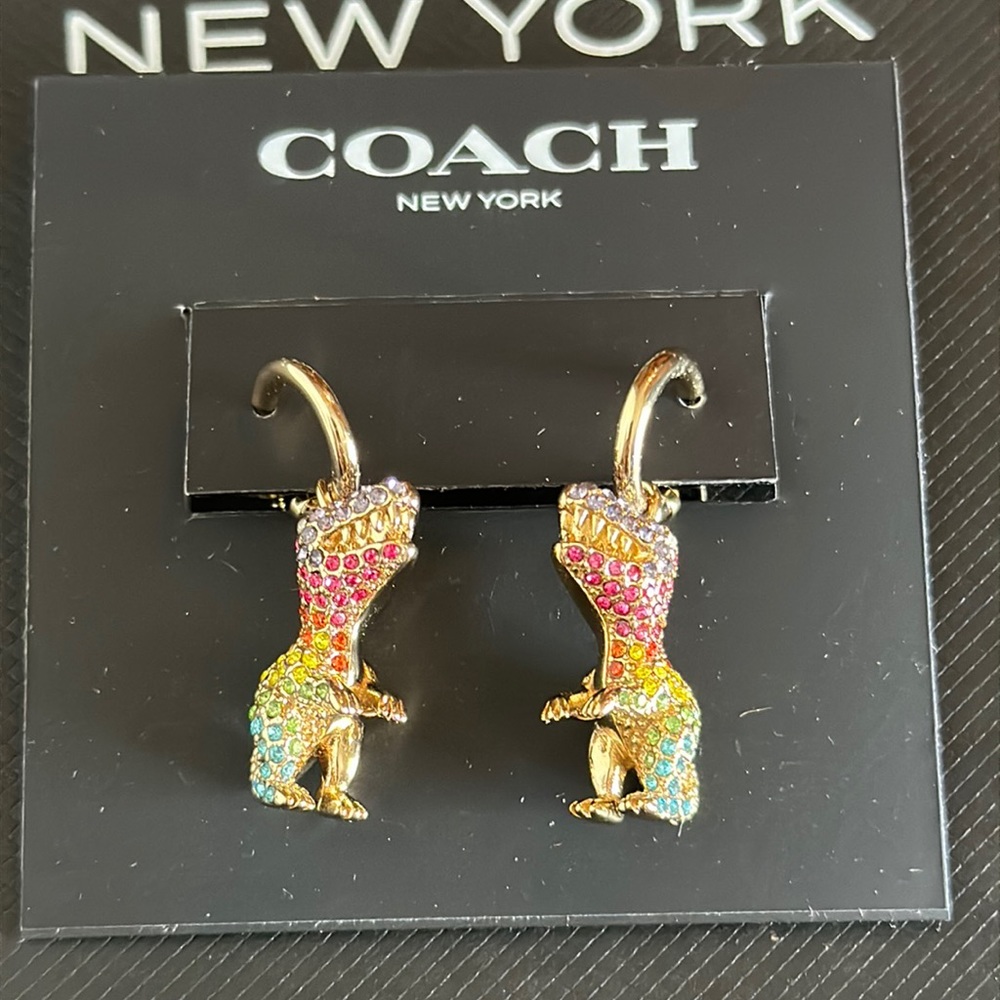 NWT Coach Pavé Rexy Huggie Earrings Dinosaur Crystal Rainbow Hanging Hoop Post - Picture 7 of 9